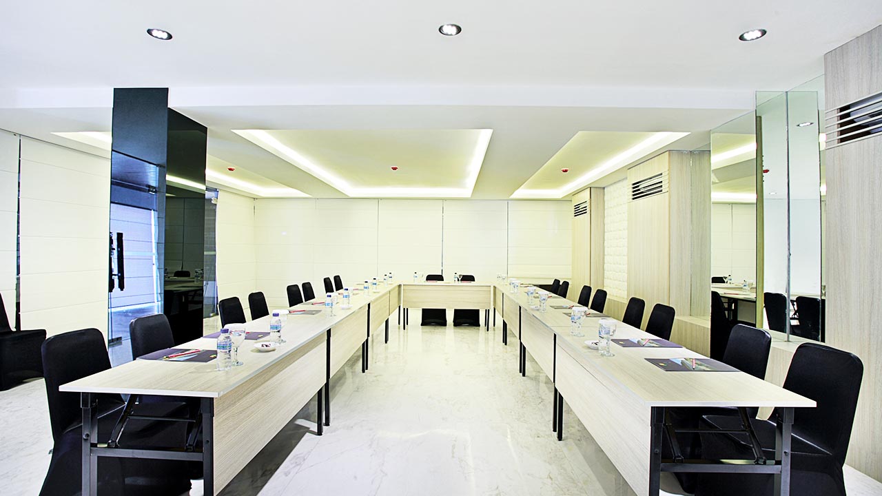 Grand Mega Resort & Spa Bali Nakula Meeting Room